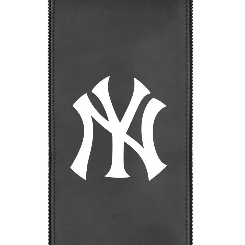 New York Yankees Zippered Logo Panel for Dreamseat Recliner